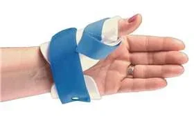 Alimed Freedom Low Profile ThumbKeeper Thumb Splint Low Profile Thermoplastic / AliPlast Foam Right Hand Blue / White Medium – 5104