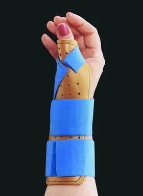 Alimed Freedom Thumb Splint Thumb Spica Vinyl Right Hand Beige / Blue Small / Medium – 5782