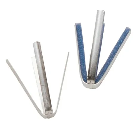 DJO ProCare Finger Protector Procare 4-Prong Aluminum / Foam Fingertip Silver / Blue Large – 79-71887
